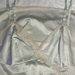 Vintage VANITY FAIR baby blue slip. Size 34